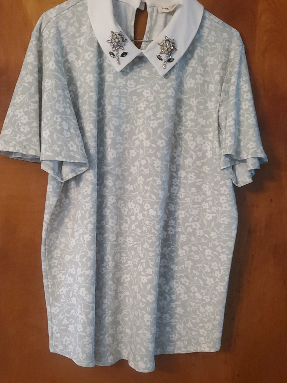 Light Blue Floral Shift Dress with Jewel Collar size Large